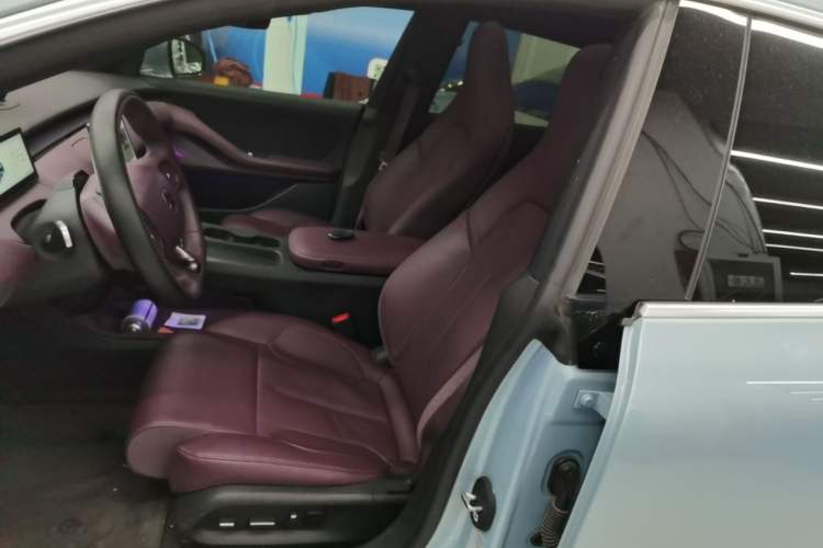 Used Nio ET5T 2023 75 kWh Touring Left Front Seat