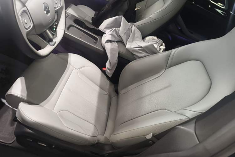 Used Nio ET5T 2023 75 kWh Touring Left Front Seat