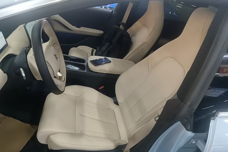 Used Nio ET5T 2023 75 kWh Touring Left Front Seat