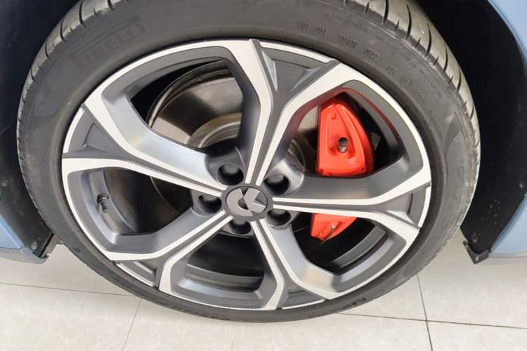 Used Nio ET5T 2023 75 kWh Touring Left Front Wheel Hub