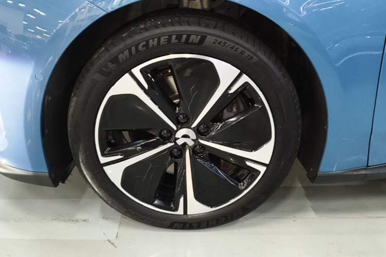 Used Nio ET5T 2023 75 kWh Touring Left Front Wheel Hub