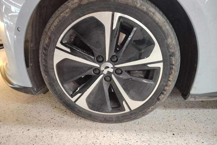 Used Nio ET5T 2023 75 kWh Touring Left Front Wheel Hub