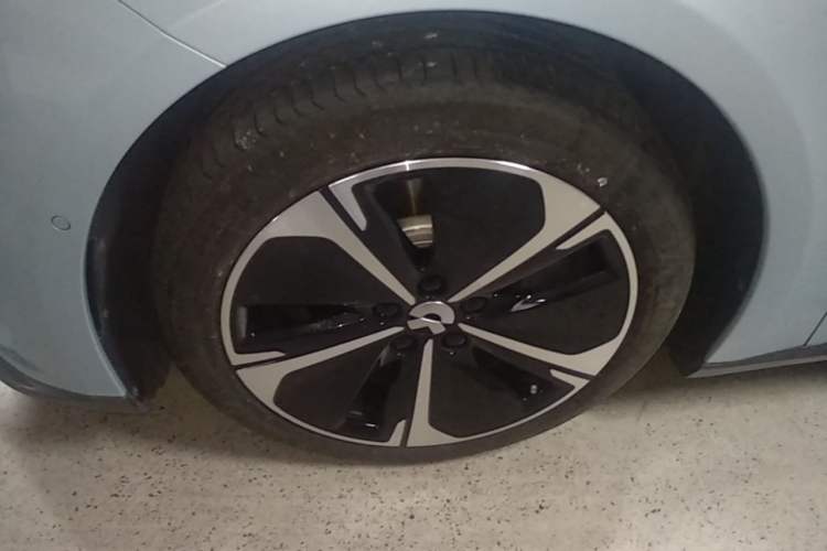 Used Nio ET5T 2023 75 kWh Touring Left Front Wheel Hub