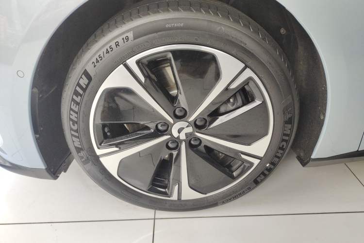 Used Nio ET5T 2023 75 kWh Touring Left Front Wheel Hub