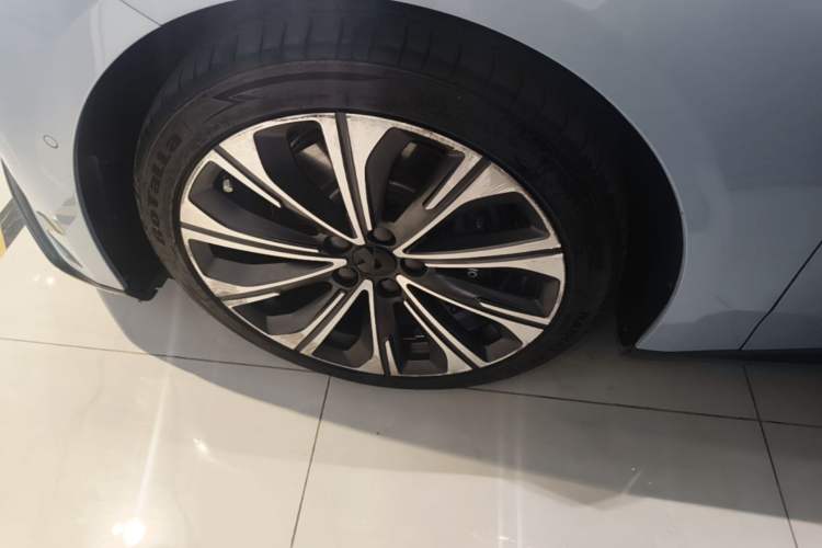 Used Nio ET5T 2023 75 kWh Touring Left Front Wheel Hub