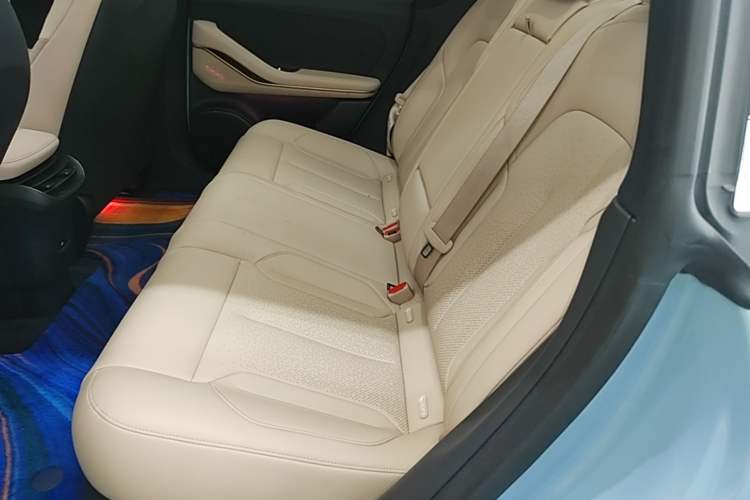 Used Nio ET5T 2023 75 kWh Touring Left Rear Seat
