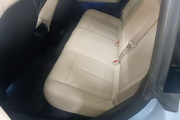 Used Nio ET5T 2023 75 kWh Touring Left Rear Seat