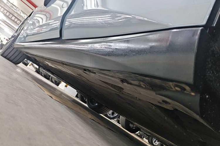 Used Nio ET5T 2023 75 kWh Touring Left Side Sill