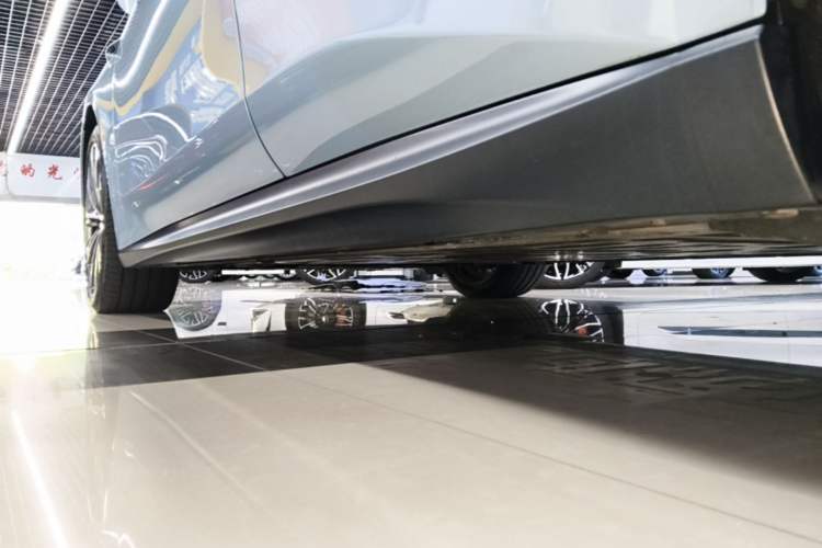 Used Nio ET5T 2023 75 kWh Touring Left Side Sill