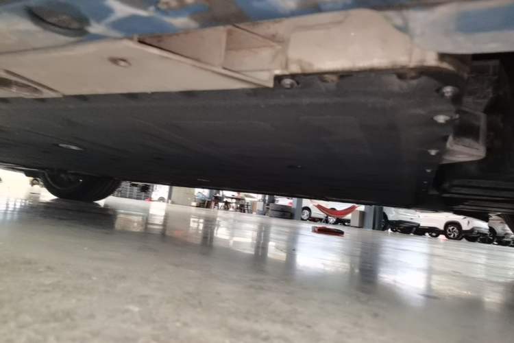 Used Nio ET5T 2023 75 kWh Touring Left Side Sill