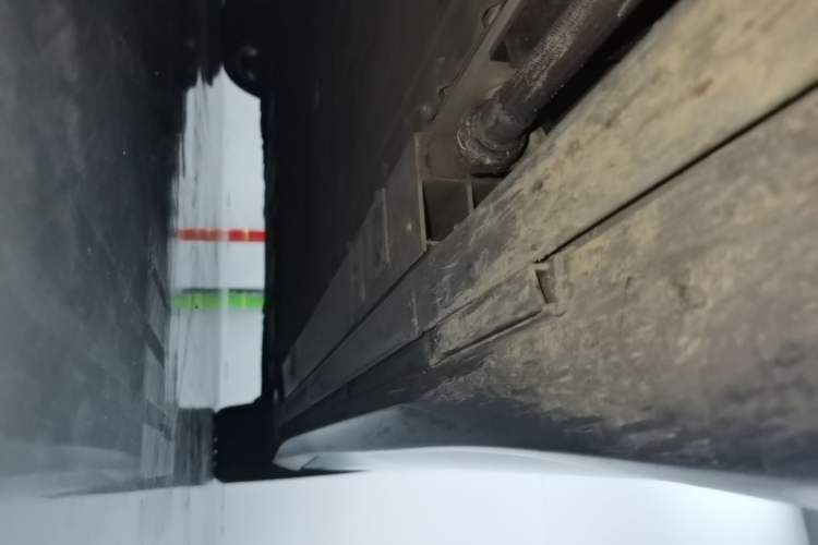 Used Nio ET5T 2023 75 kWh Touring Left Side Sill