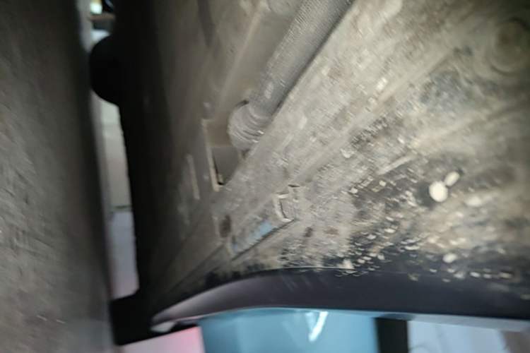 Used Nio ET5T 2023 75 kWh Touring Left Side Sill