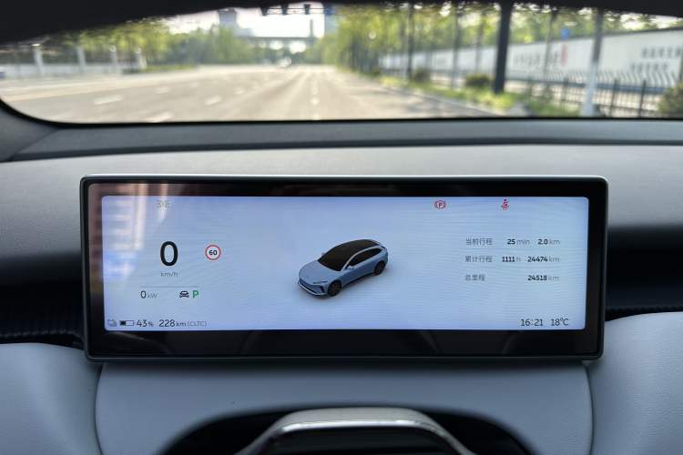 Used Nio ET5T 2023 75 kWh Touring Odometer Close Up
