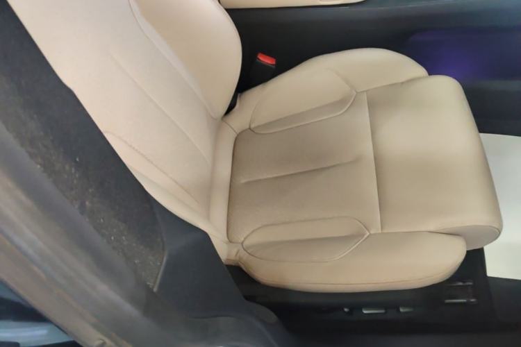 Used Nio ET5T 2023 75 kWh Touring Right Front Seat
