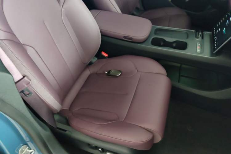 Used Nio ET5T 2023 75 kWh Touring Right Front Seat