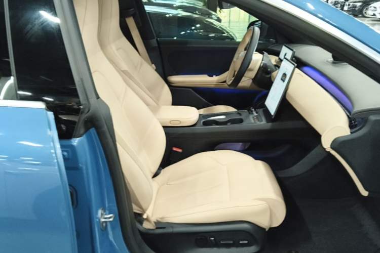 Used Nio ET5T 2023 75 kWh Touring Right Front Seat