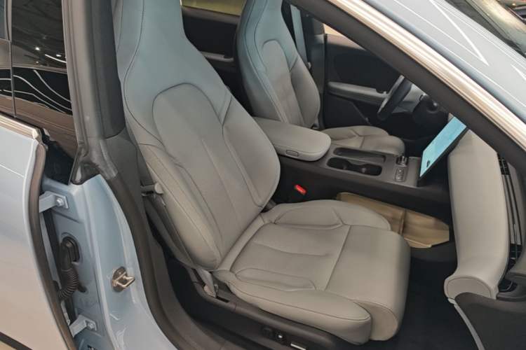 Used Nio ET5T 2023 75 kWh Touring Right Front Seat