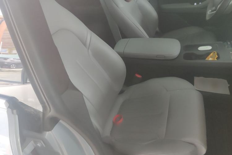 Used Nio ET5T 2023 75 kWh Touring Right Front Seat