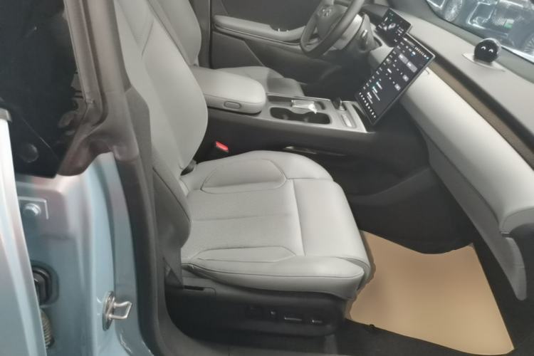 Used Nio ET5T 2023 75 kWh Touring Right Front Seat