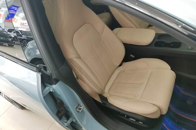 Used Nio ET5T 2023 75 kWh Touring Right Front Seat