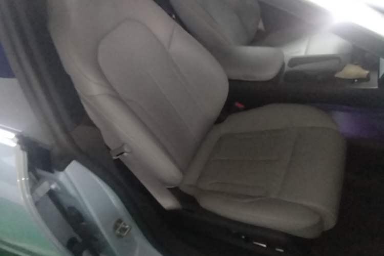 Used Nio ET5T 2023 75 kWh Touring Right Front Seat