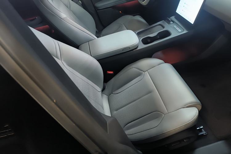 Used Nio ET5T 2023 75 kWh Touring Right Front Seat
