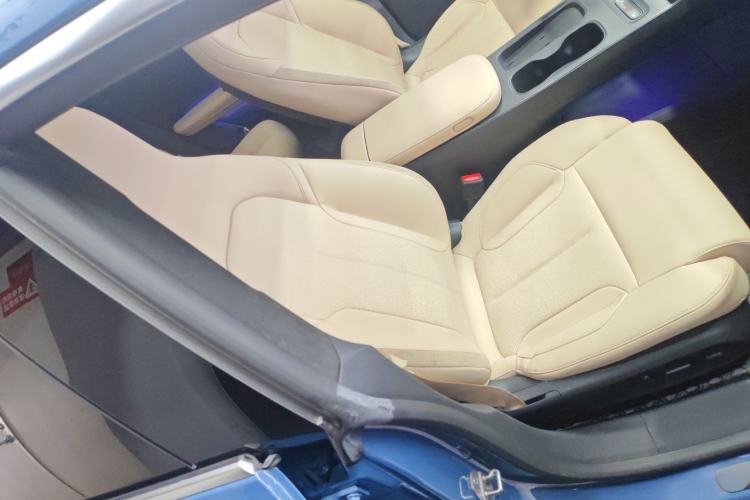 Used Nio ET5T 2023 75 kWh Touring Right Front Seat