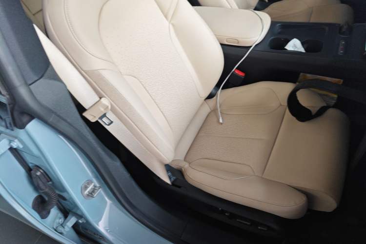 Used Nio ET5T 2023 75 kWh Touring Right Front Seat