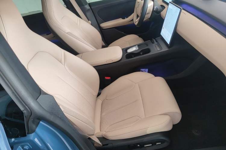 Used Nio ET5T 2023 75 kWh Touring Right Front Seat