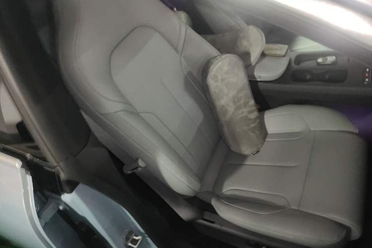 Used Nio ET5T 2023 75 kWh Touring Right Front Seat
