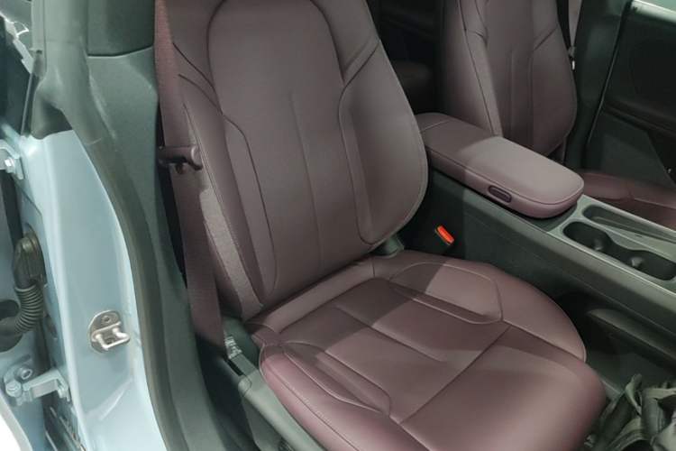 Used Nio ET5T 2023 75 kWh Touring Right Front Seat
