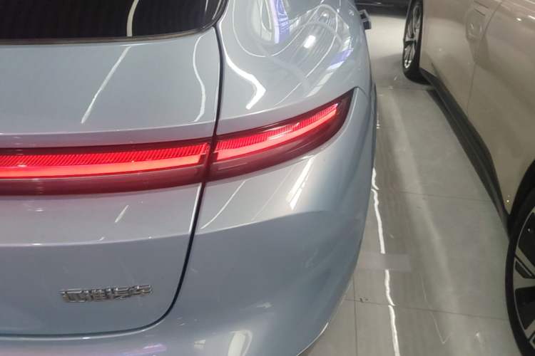 Used Nio ET5T 2023 75 kWh Touring Right Rear Taillight