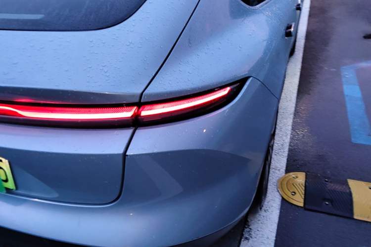 Used Nio ET5T 2023 75 kWh Touring Right Rear Taillight
