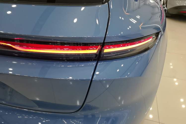 Used Nio ET5T 2023 75 kWh Touring Right Rear Taillight