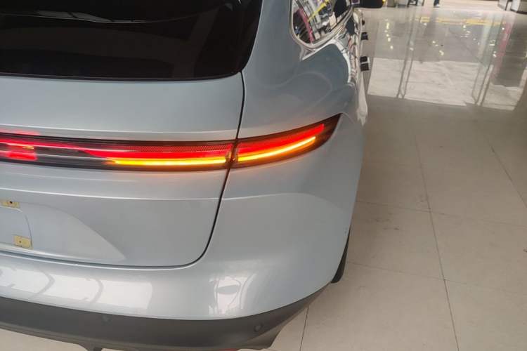 Used Nio ET5T 2023 75 kWh Touring Right Rear Taillight