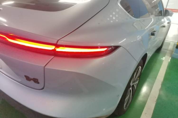 Used Nio ET5T 2023 75 kWh Touring Right Rear Taillight