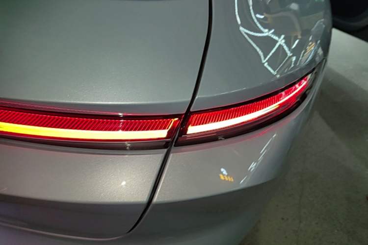 Used Nio ET5T 2023 75 kWh Touring Right Rear Taillight