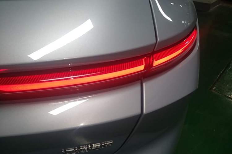 Used Nio ET5T 2023 75 kWh Touring Right Rear Taillight