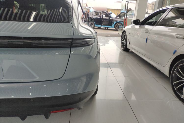 Used Nio ET5T 2023 75 kWh Touring Right Rear Taillight