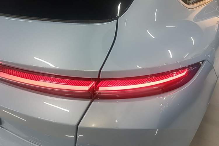 Used Nio ET5T 2023 75 kWh Touring Right Rear Taillight