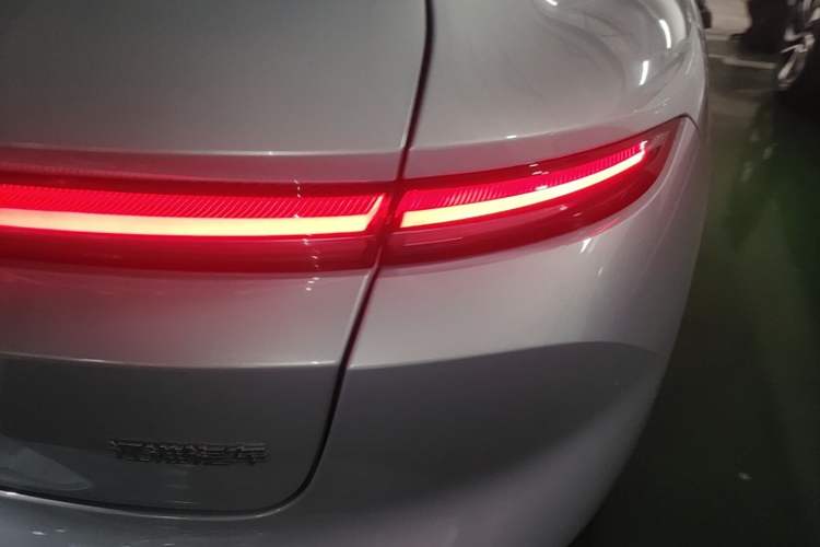 Used Nio ET5T 2023 75 kWh Touring Right Rear Taillight