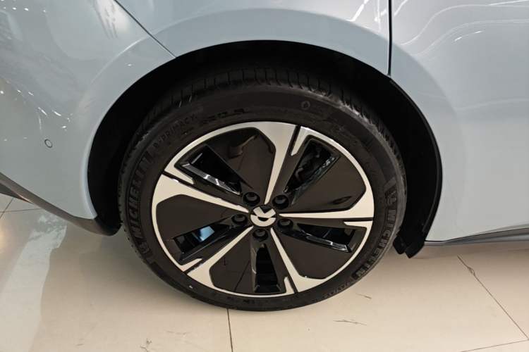 Used Nio ET5T 2023 75 kWh Touring Right Rear Wheel Hub
