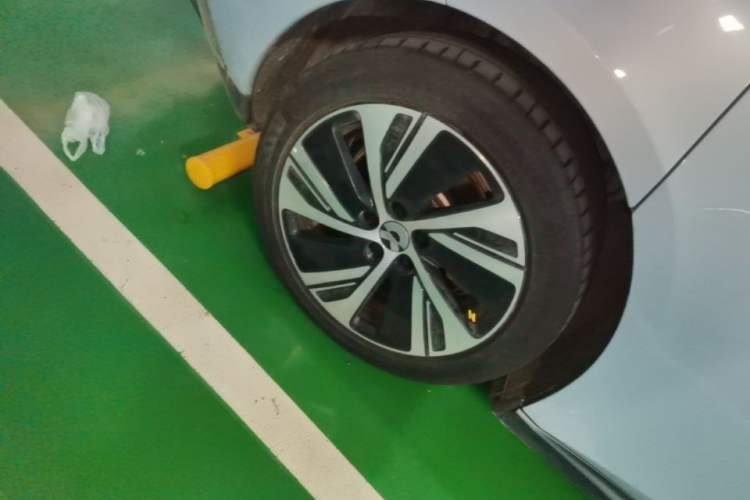 Used Nio ET5T 2023 75 kWh Touring Right Rear Wheel Hub