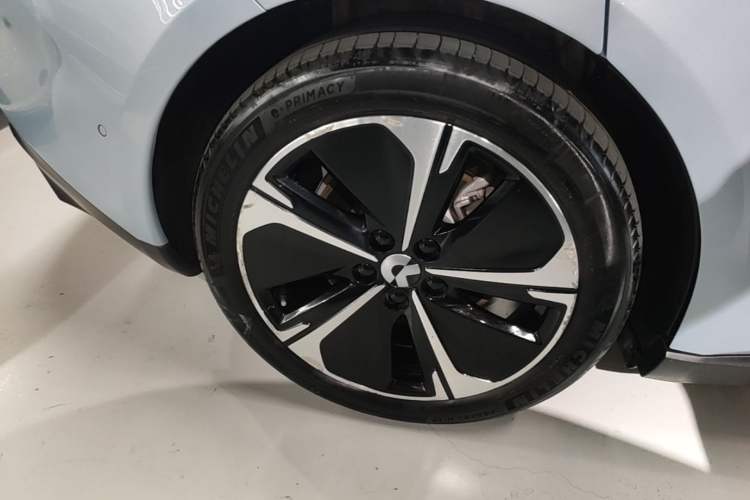 Used Nio ET5T 2023 75 kWh Touring Right Rear Wheel Hub