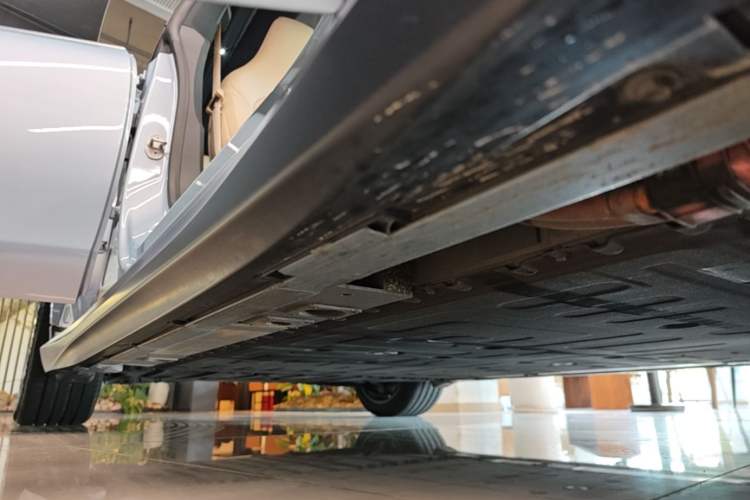 Used Nio ET5T 2023 75 kWh Touring Right Side Sill