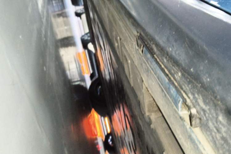 Used Nio ET5T 2023 75 kWh Touring Right Side Sill