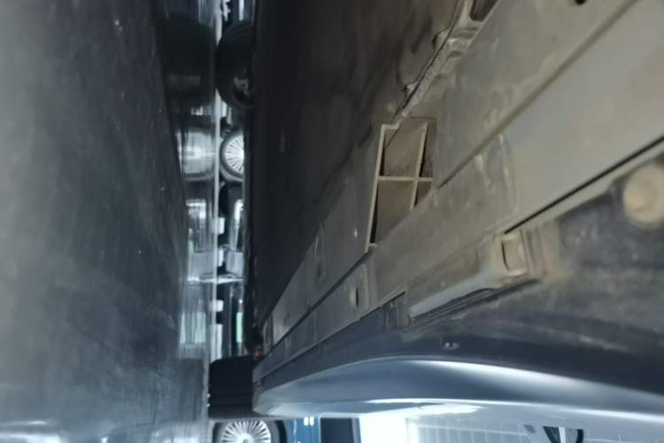 Used Nio ET5T 2023 75 kWh Touring Right Side Sill