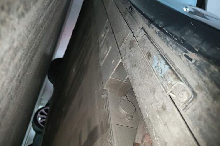Used Nio ET5T 2023 75 kWh Touring Right Side Sill