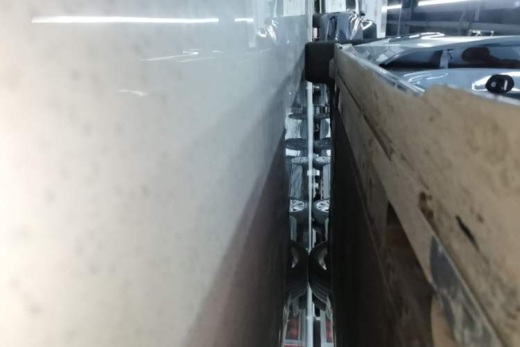 Used Nio ET5T 2023 75 kWh Touring Right Side Sill