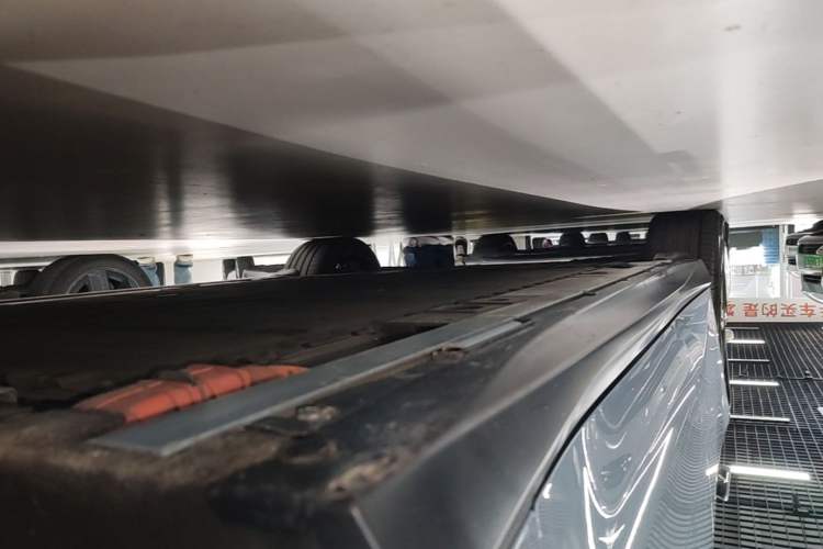 Used Nio ET5T 2023 75 kWh Touring Right Side Sill